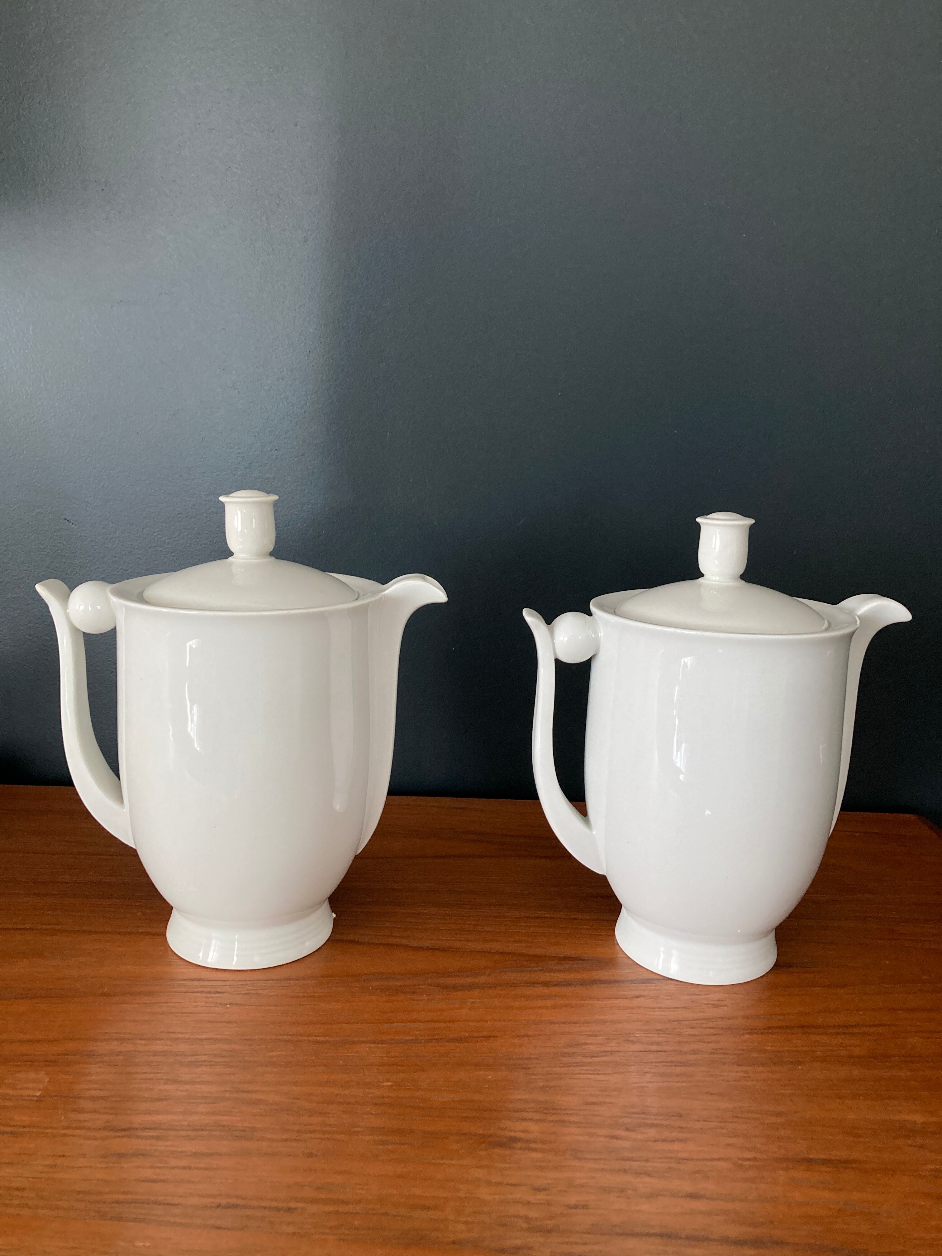 Cafetiere ancienne en porcelaine art deco