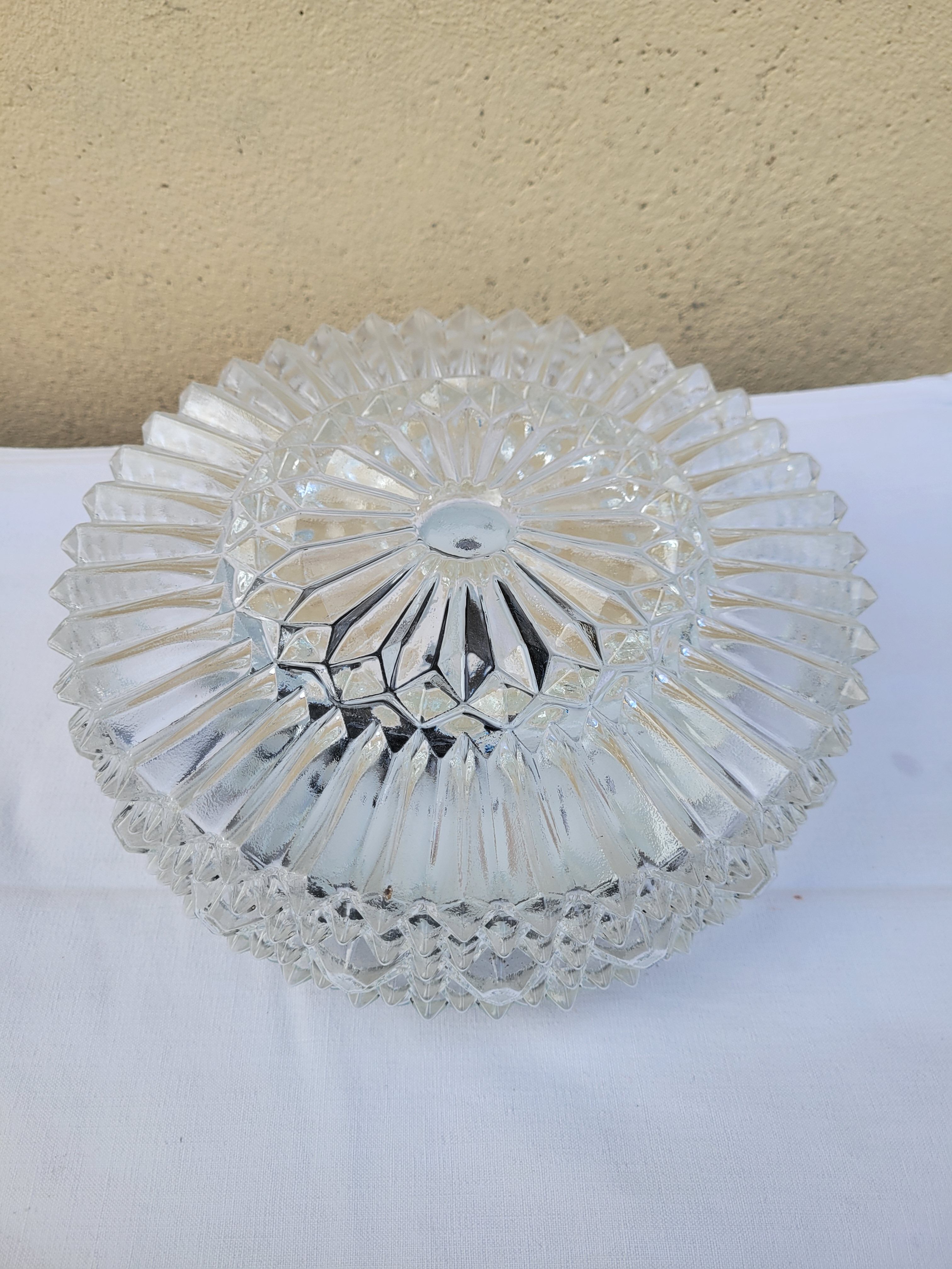 Plafonnier en verre "pointe de diamant"