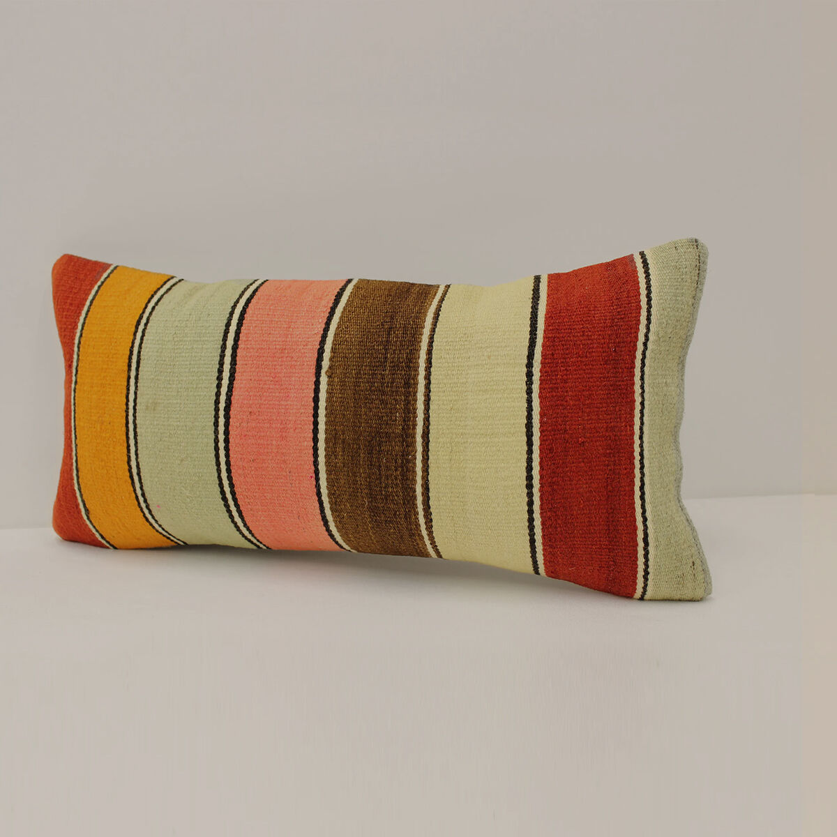 COUSSIN COLORÉ