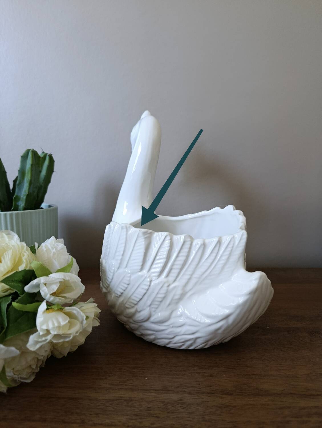 vintage white ceramic swan cache-pot / animal-shaped empty pocket