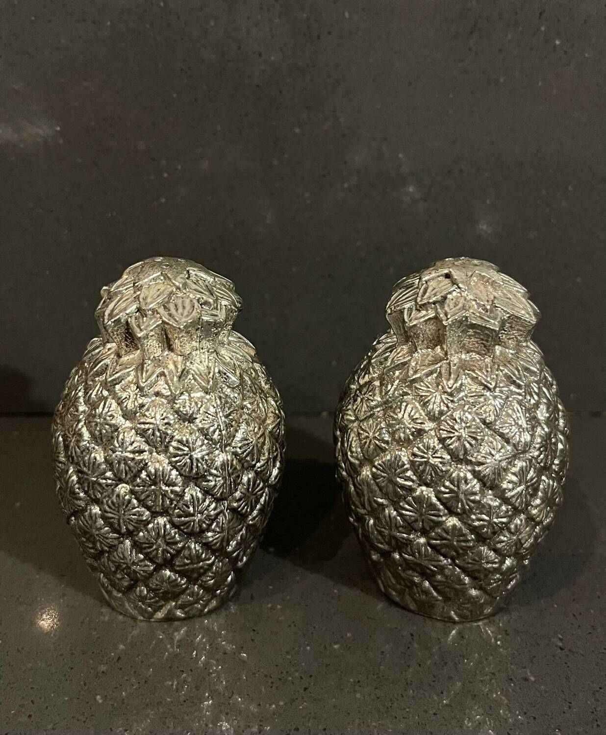 Sel et poivre ananas en métal argenté vintage