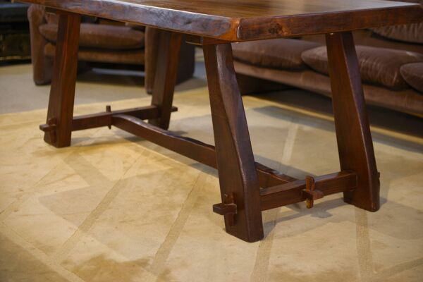 Table brutaliste en orme par Aranjou 1950’s