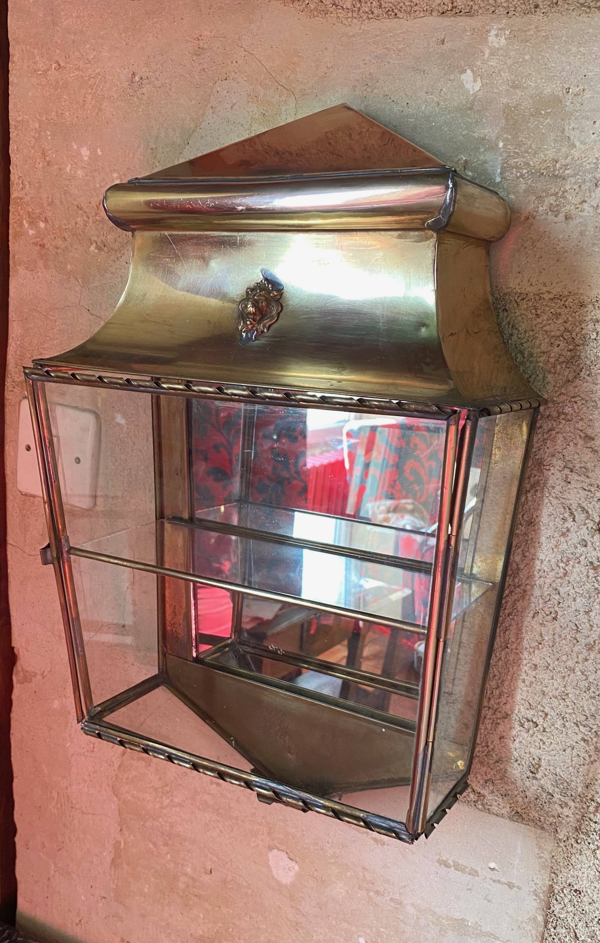 Vitrine en laiton et verre