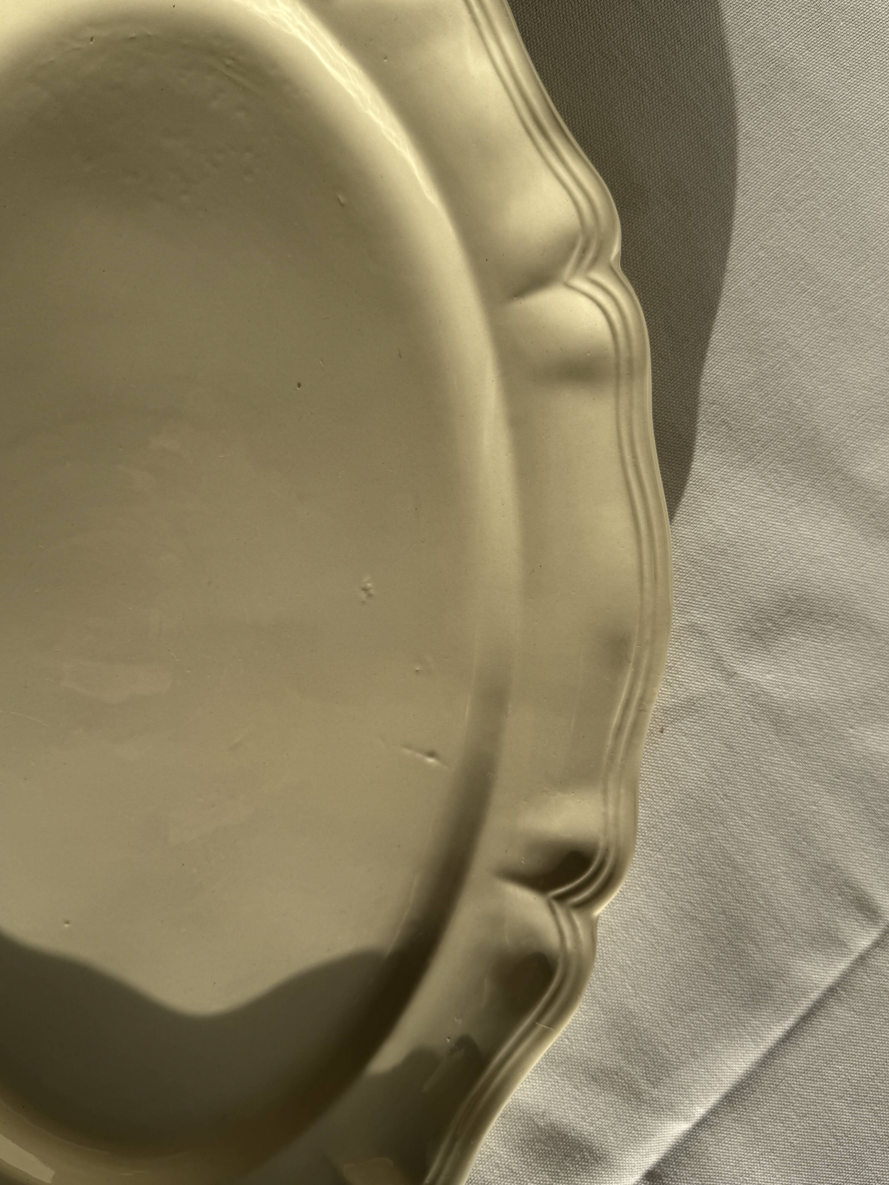Large oval cream earthenware dish Sarreguemines France L44