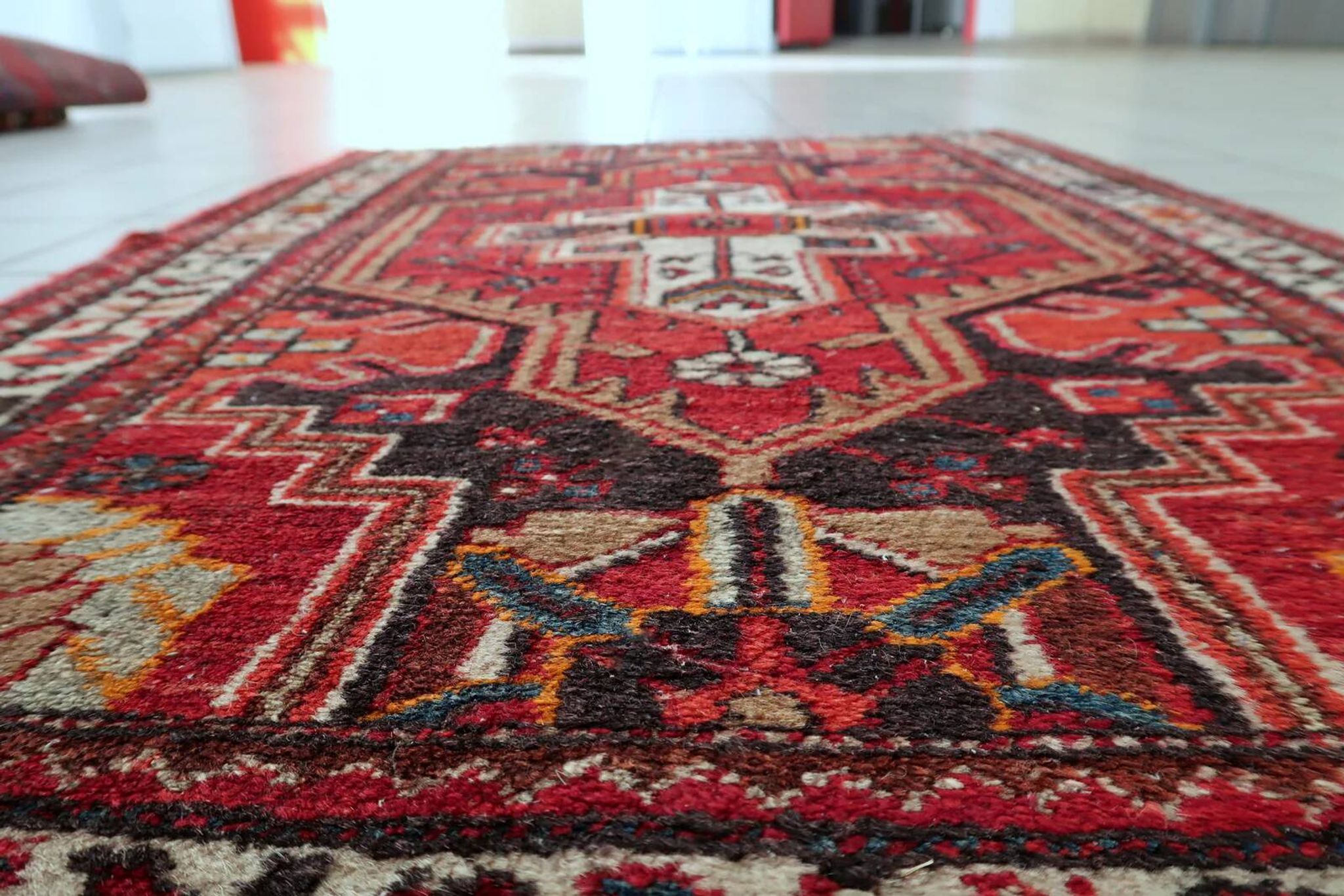 Antique 1920s Persian Hamadan rug 77cm x 121cm
