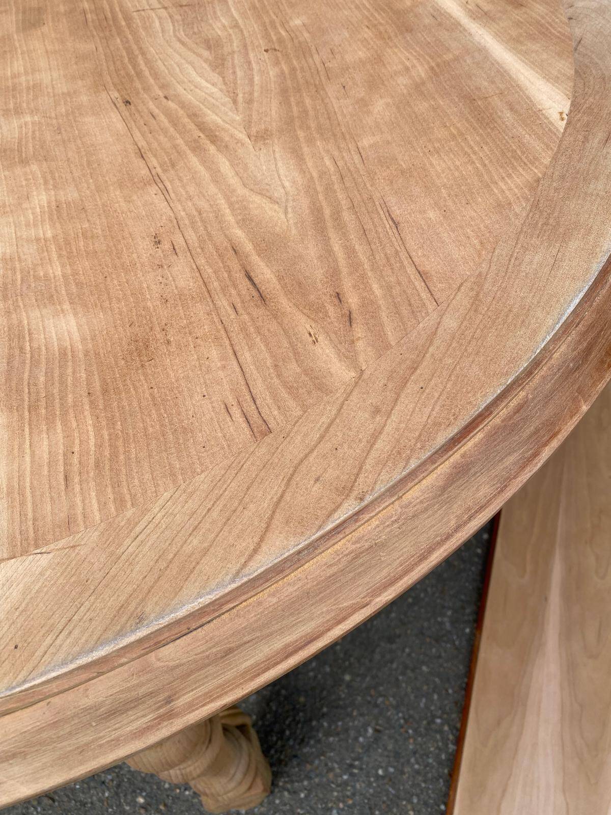 Round extendable farmhouse dining table, stripped, Louis XIII style from the 1960s.