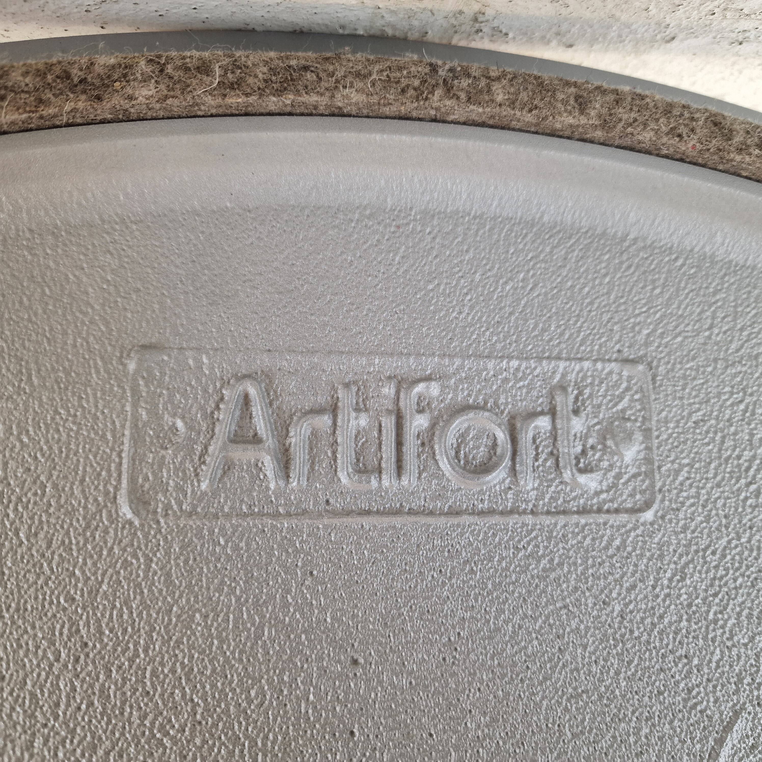 Round Dining Table by Pierre Paulin for Artifort