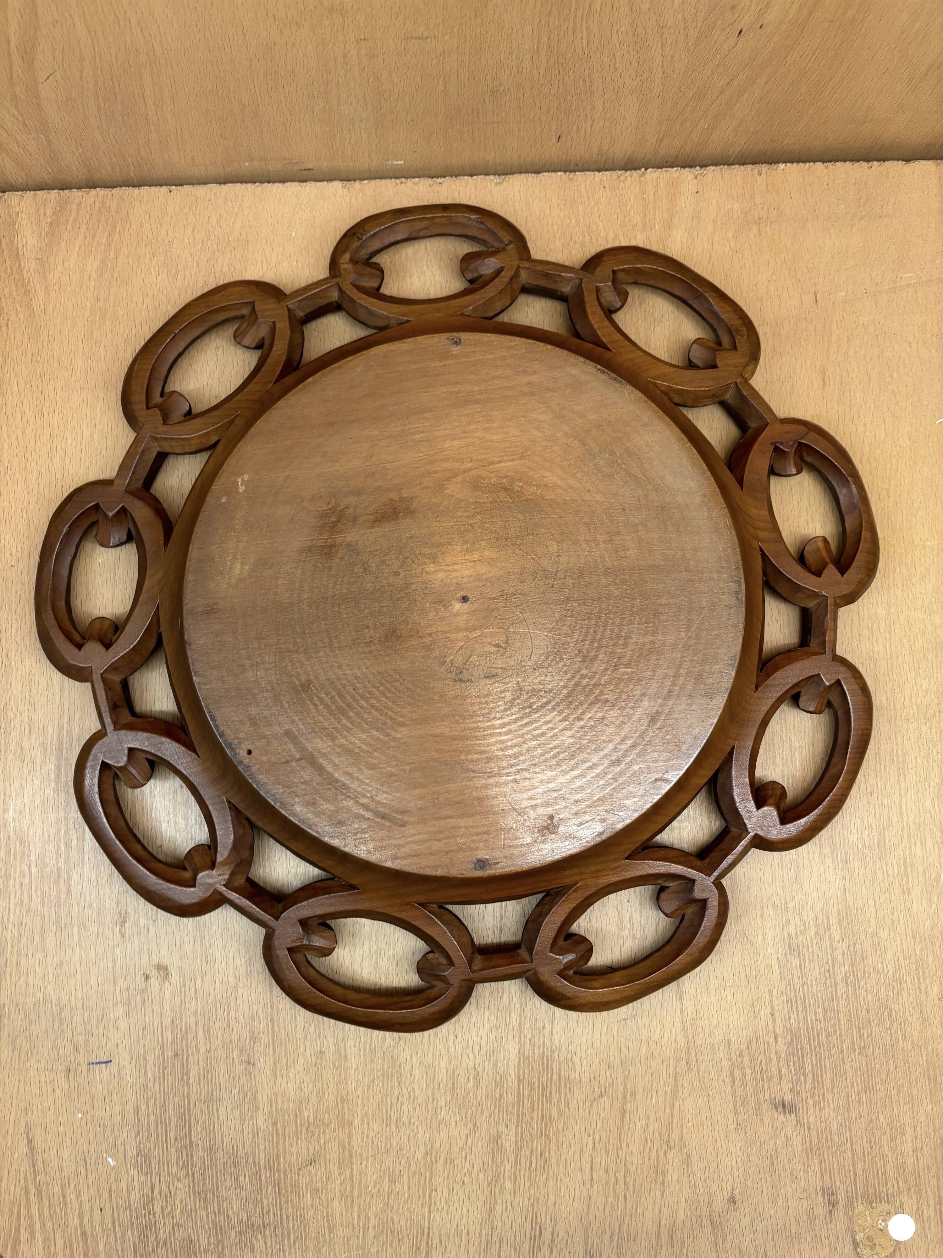 Wooden chain dish