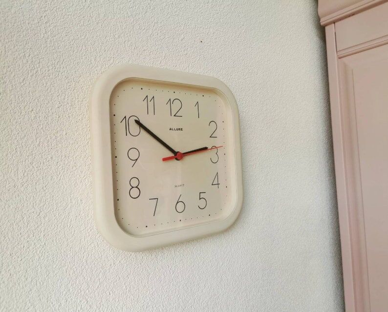 Vintage plastic wall clock Allure, 1980