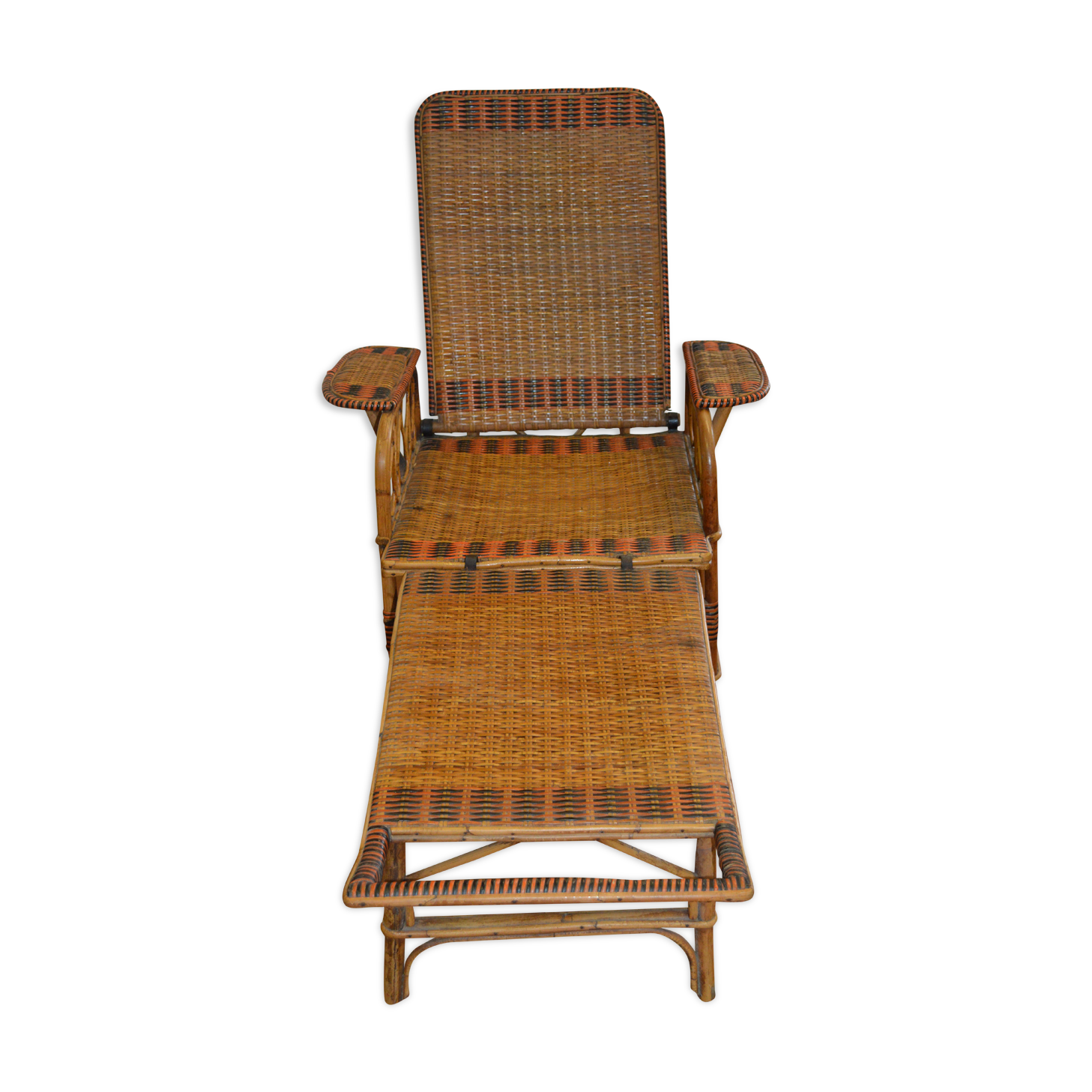 Vintage rattan lounge chair / garden chair