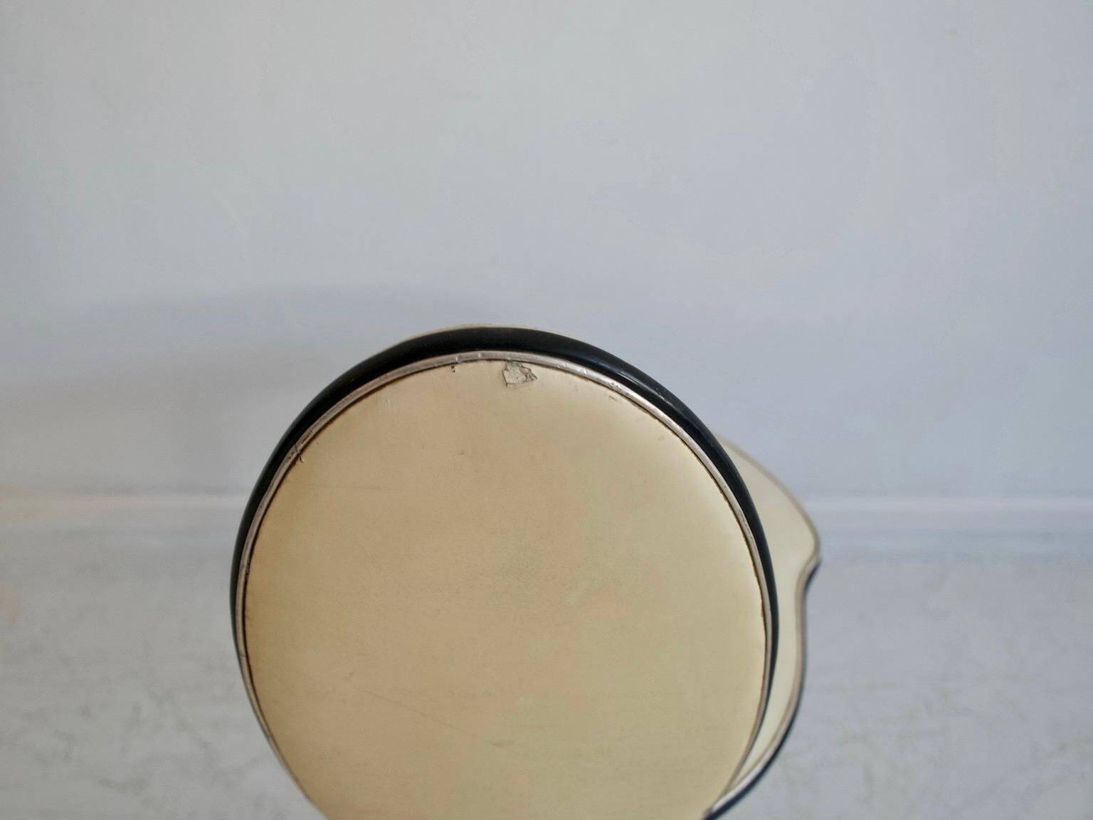 Chaise en vinyle crème et noir Umberto Mascagni