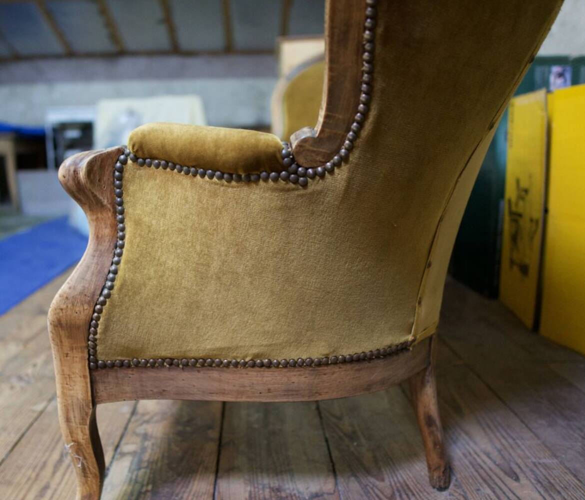 Three-seater velvet canapé in green, Louis Philippe style, 19th century.