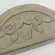 Frontons en bois peint