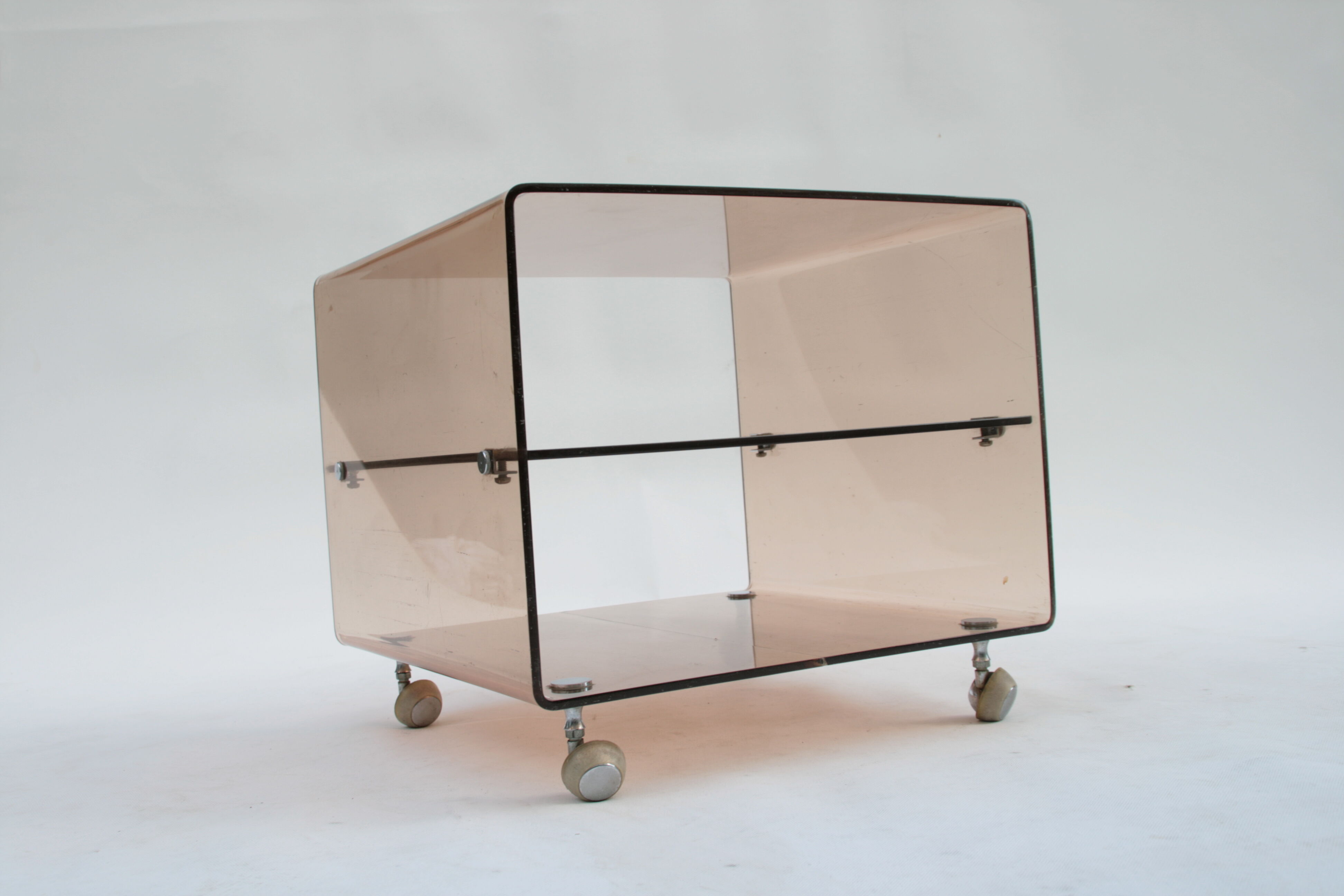 Table d'appoint lucite en plexiglas par Michel Dumas pour Roche Bobois, 1970