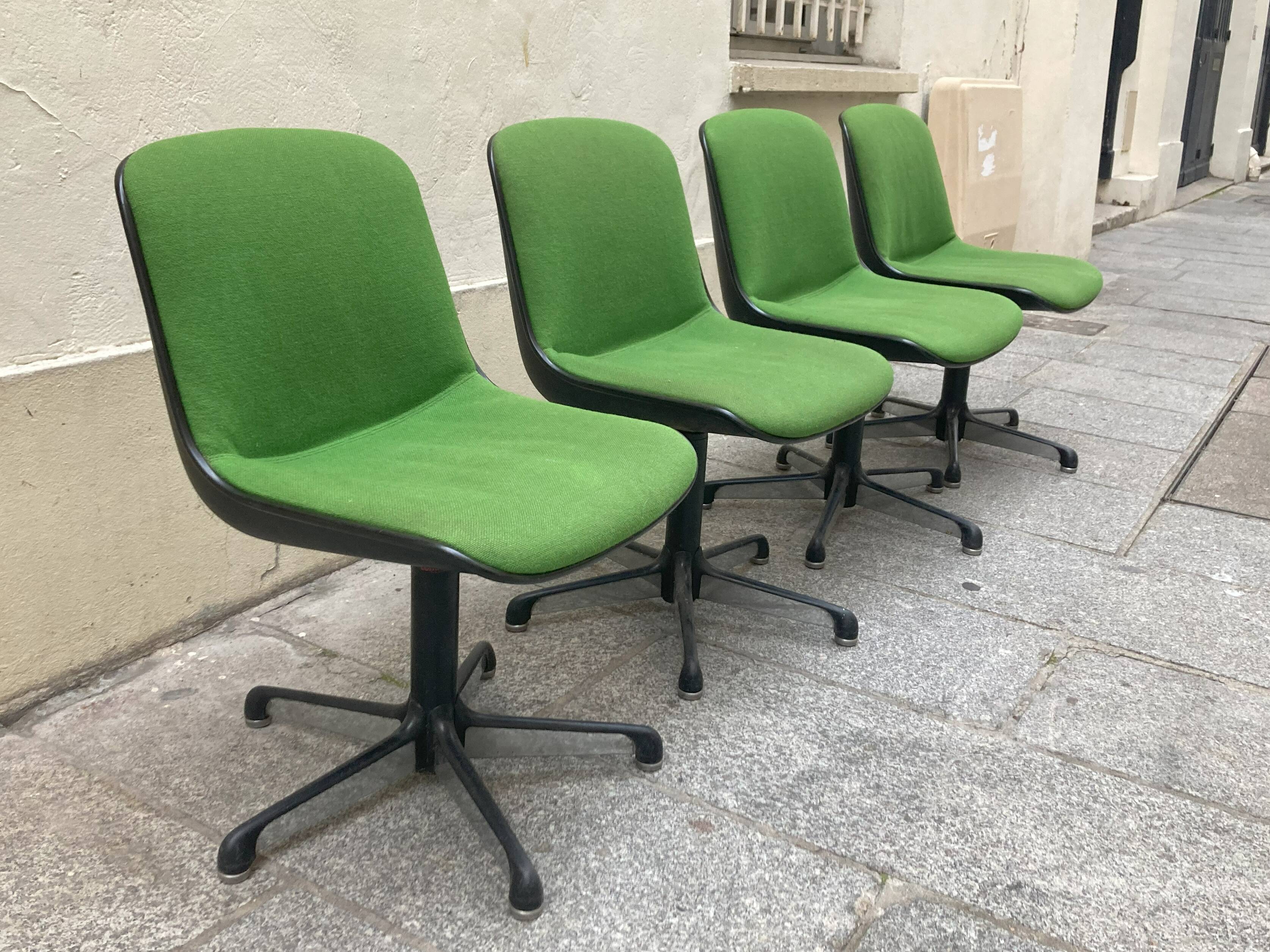 Office armchairs Comforto