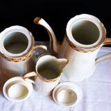 Art Deco coffee service in Limoges porcelain, 23 pieces.