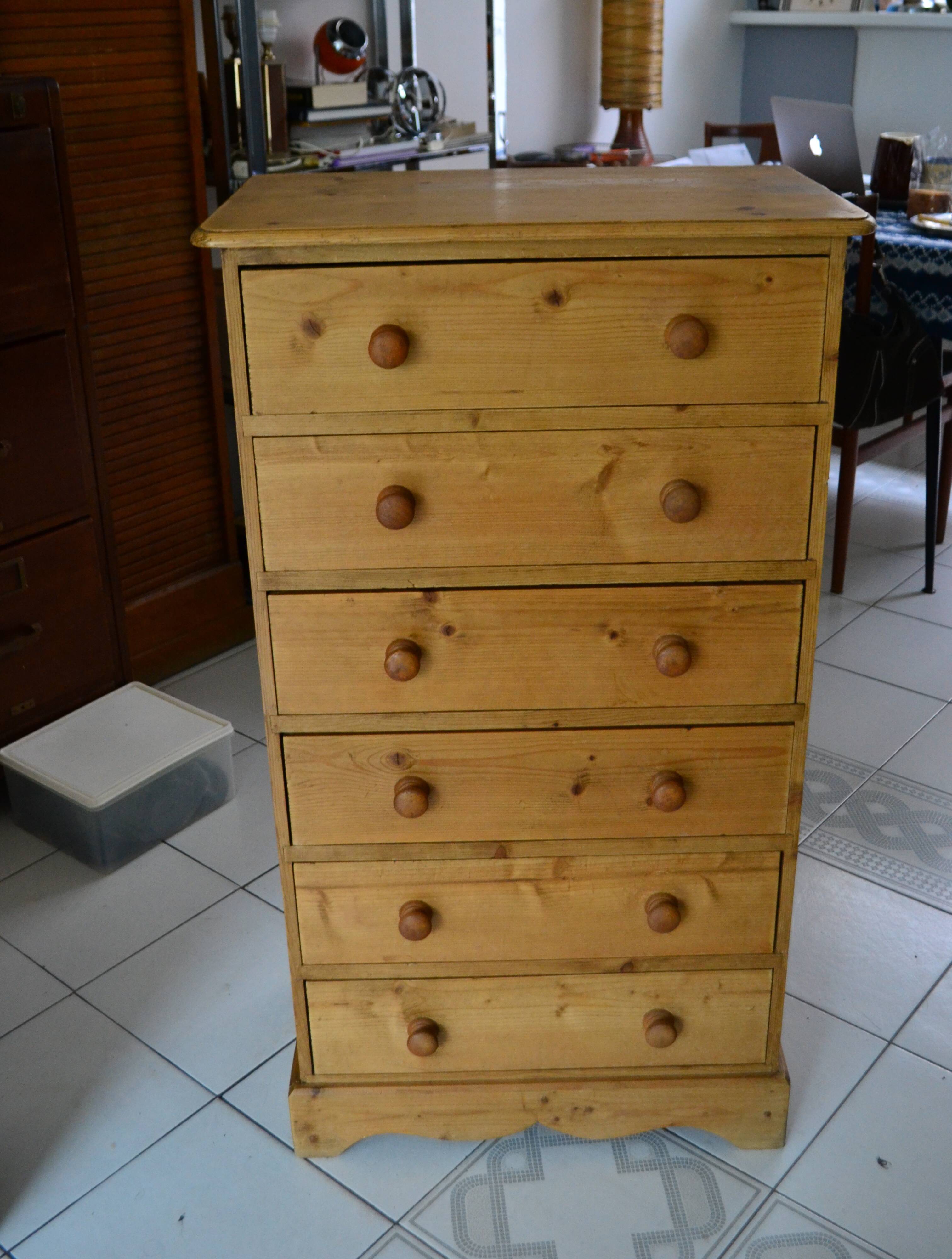 Vintage pine chest of drawers with 6 drawers