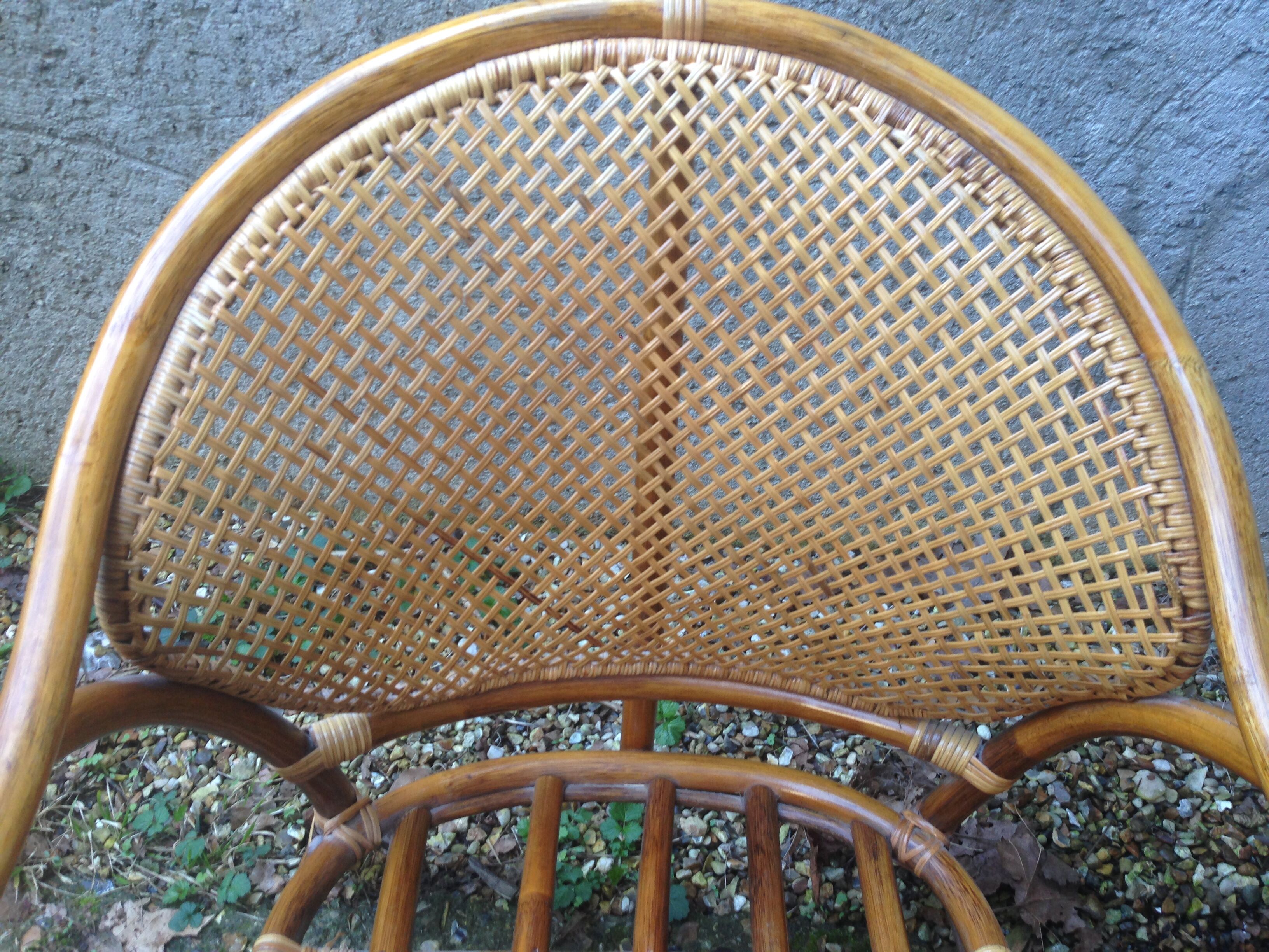 Fauteuil bas en rotin et bambou dossier canné vintage