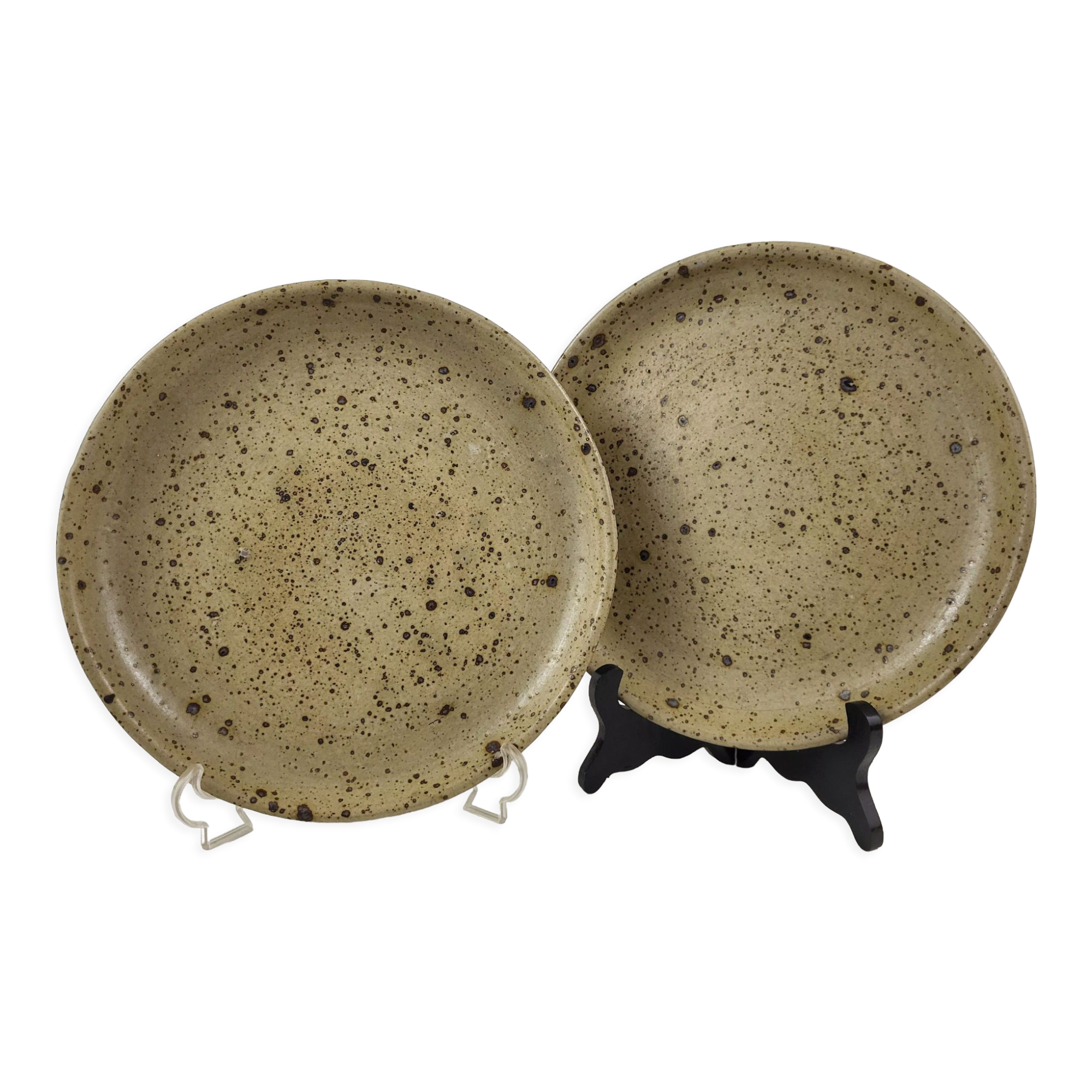 2 dishes in Puisaye pyrite stoneware