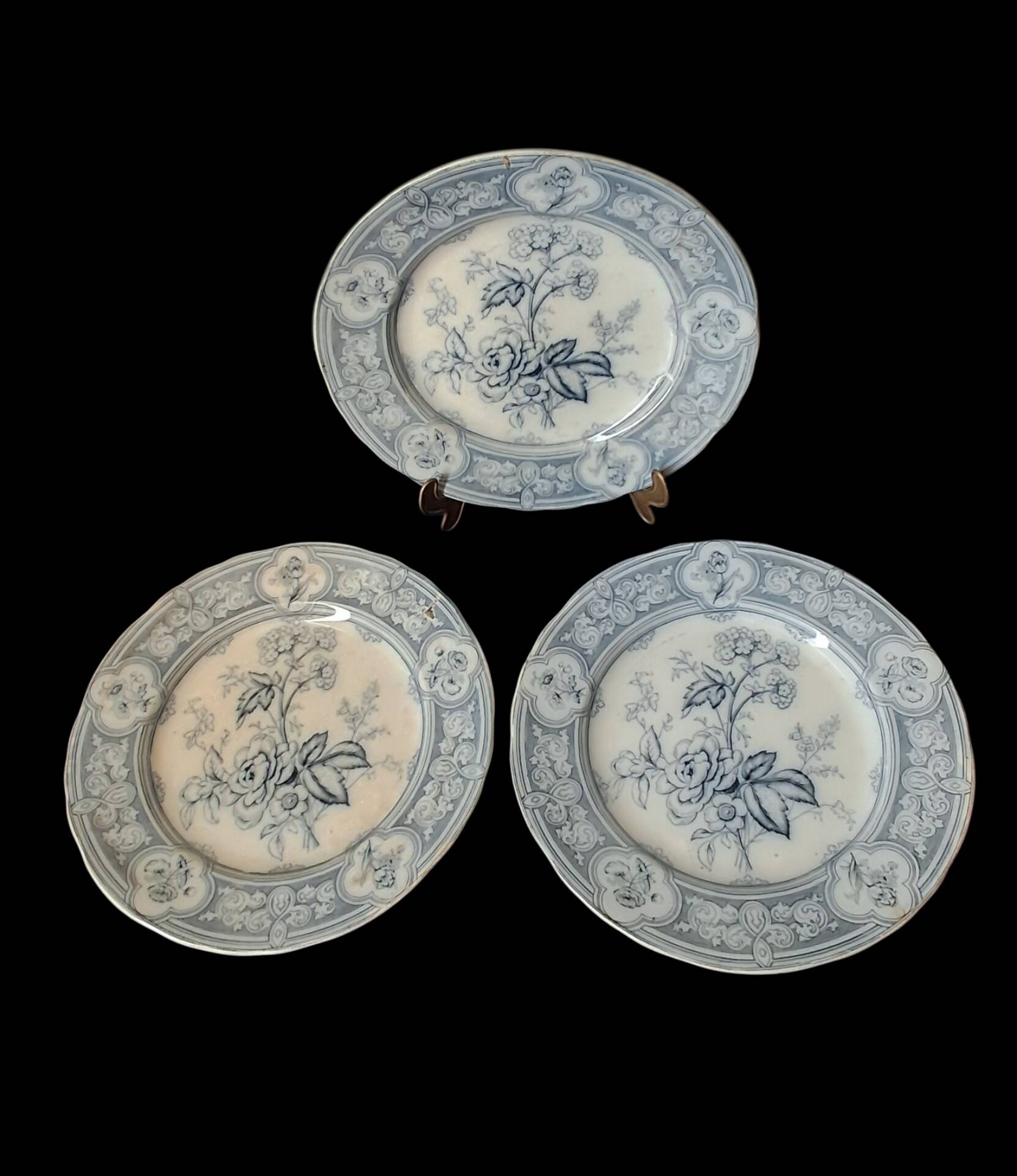 Assiettes en faïence anglaise. 19ème.  Grosvenor China