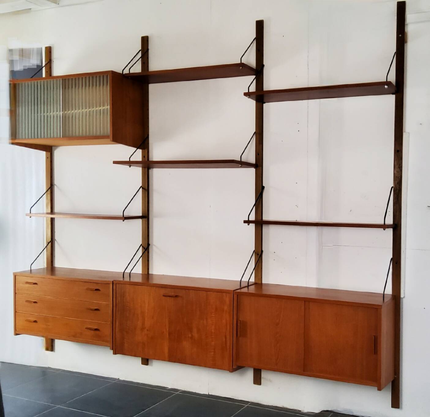 Modular Scandinavian wall shelf – Danish design from the 1970s
