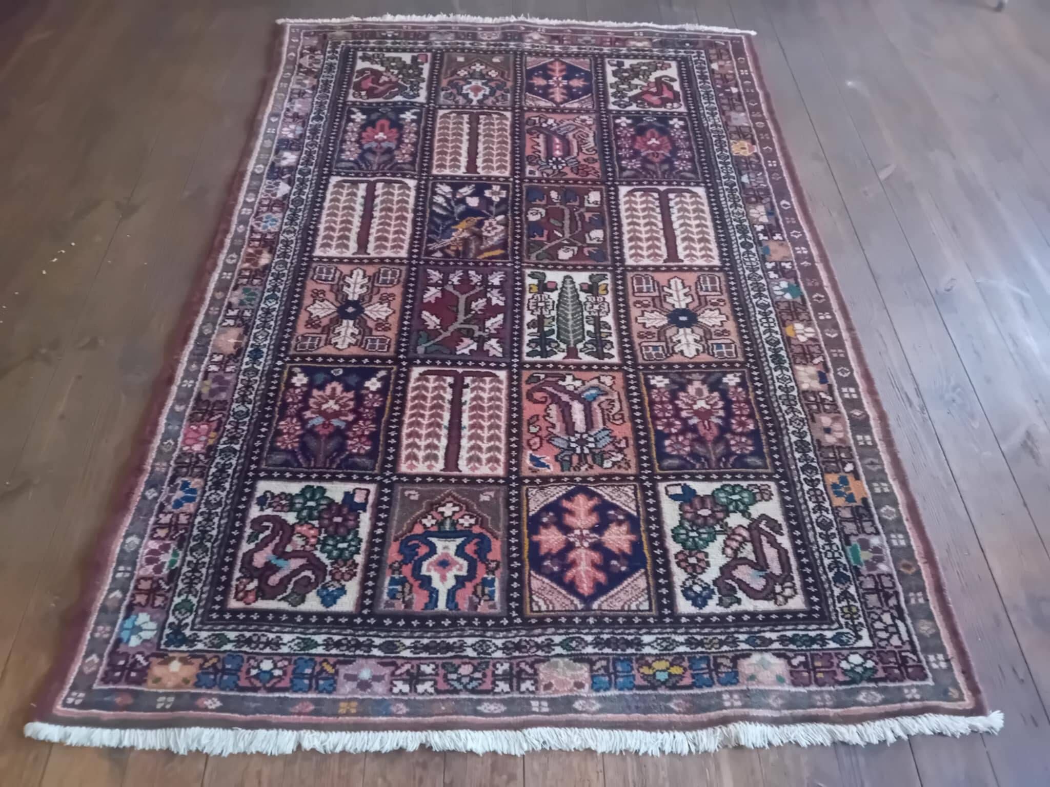 Handmade Persian Bachtiar Rug 208x142cm