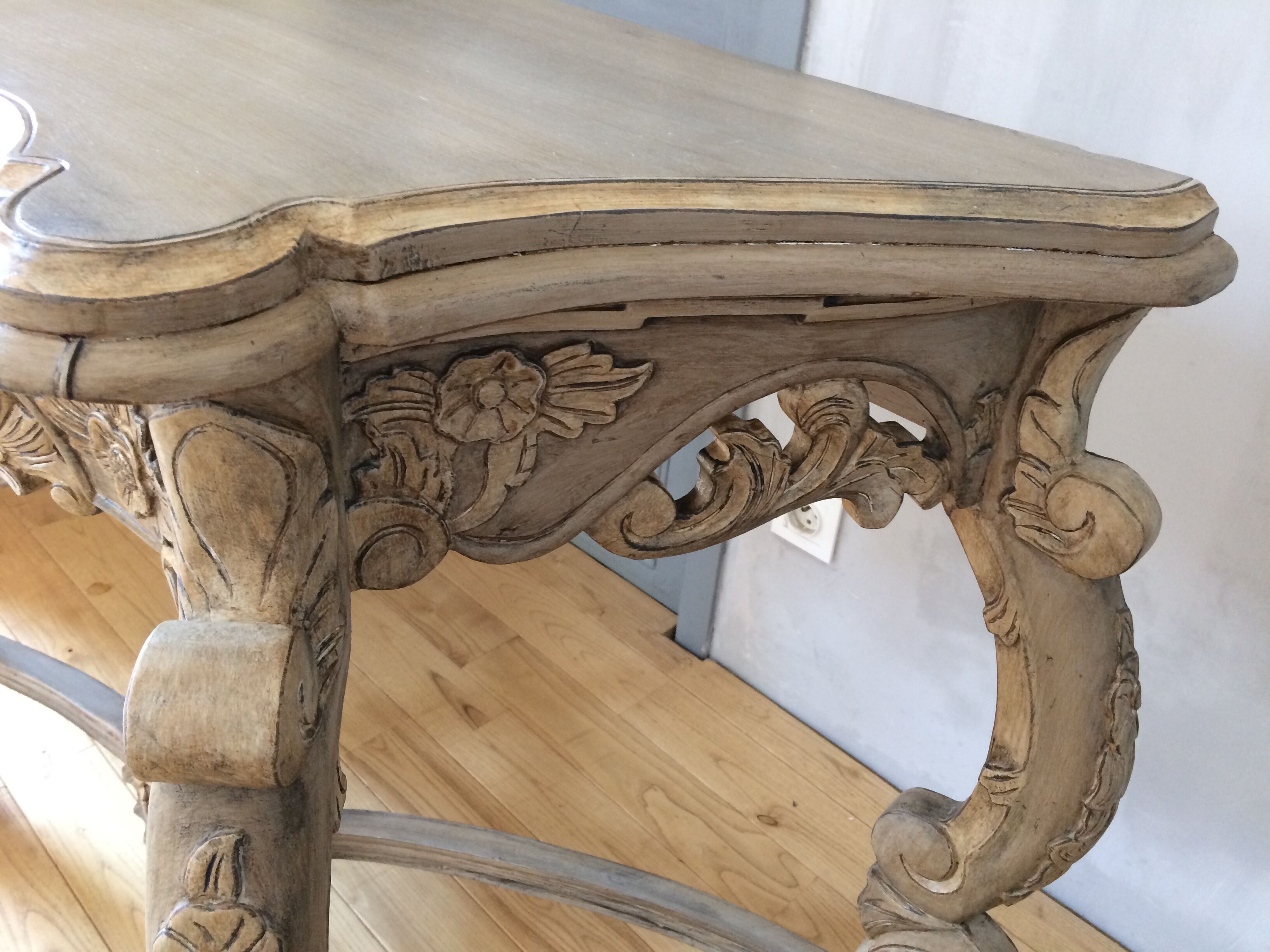 Louis XV-style console