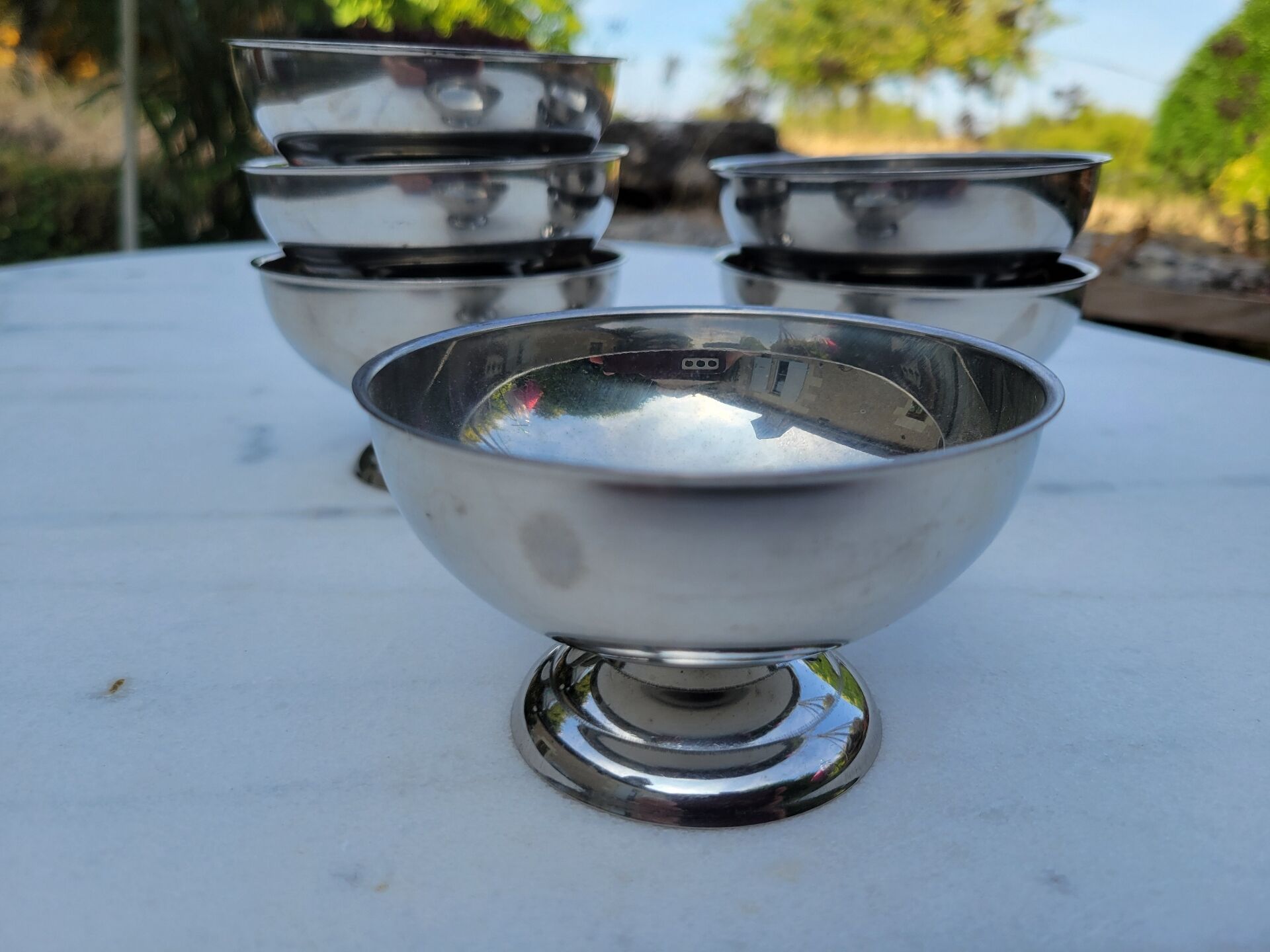 6 stainless steel ice cream bowls