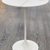 Round pedestal table in aluminium marble and white Rilsan Eero Saarinen (1910-1961), Edition Knoll