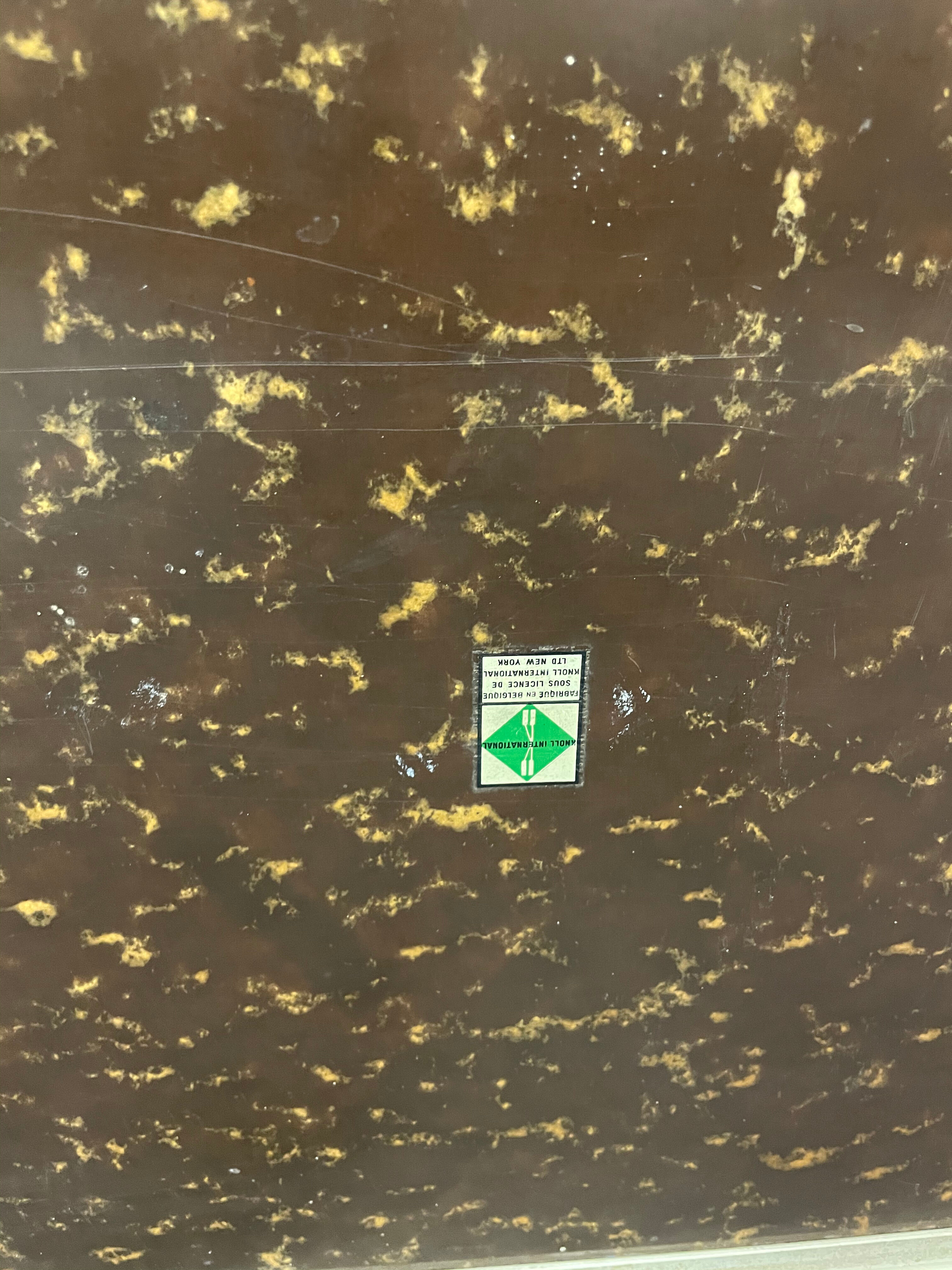 Modèle "T angle" coffee table by Florence Knoll Basset