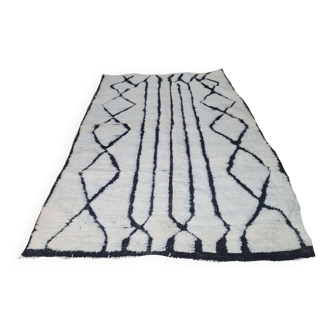 Handmade wool Berber rug 250 x 150 cm