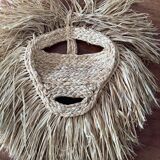 Masque en raphia