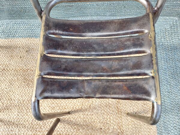3 chaises en métal, style Tolix