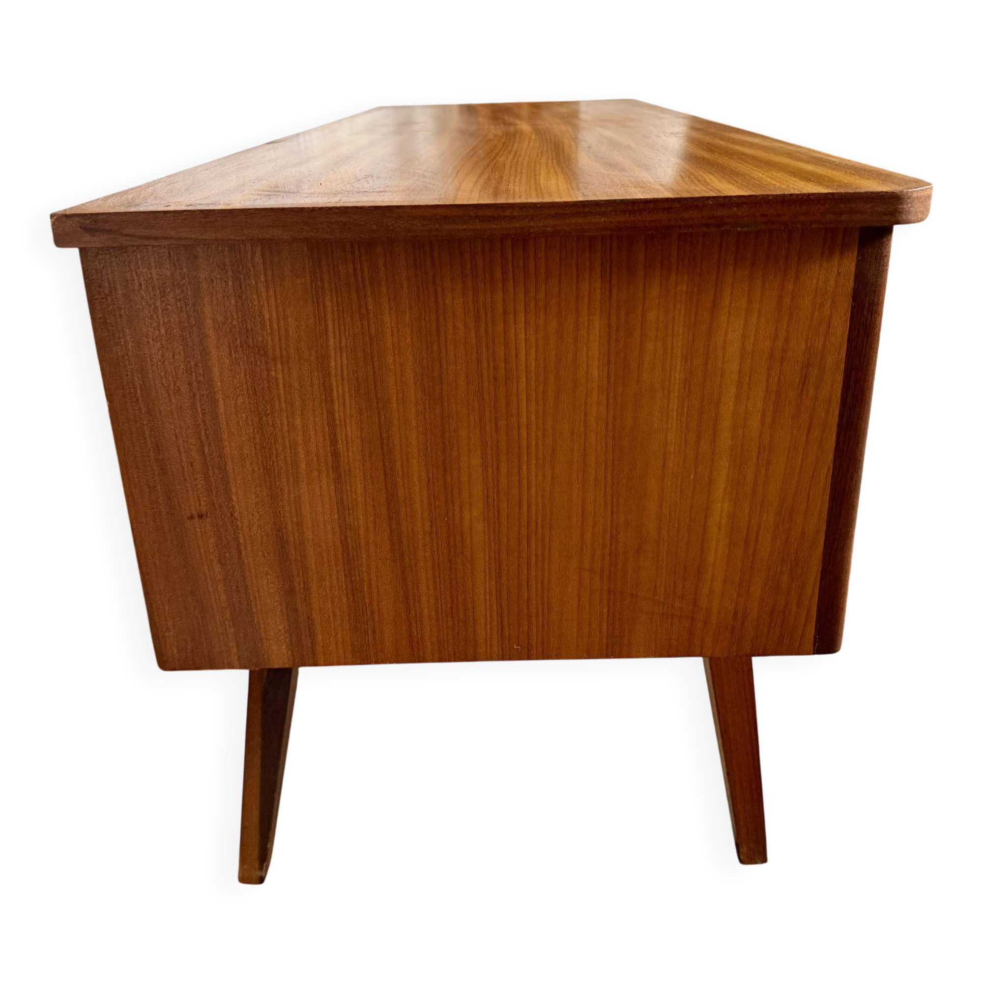 Enfilade vintage TV/Hi-Fi with tapered legs