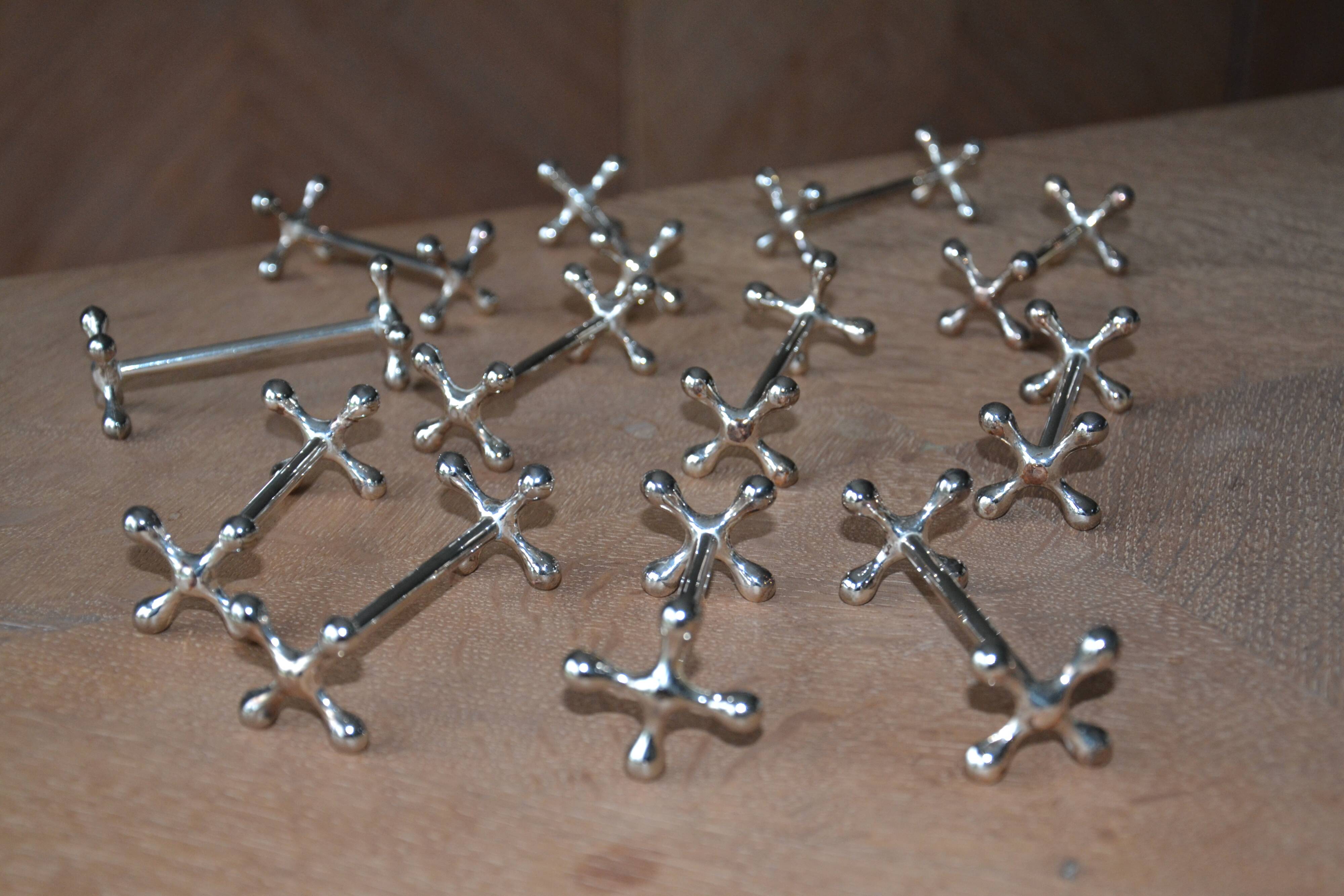 12 silver metal knife holders