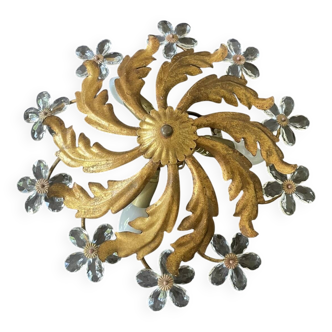 Italian Florentine ceiling light in gilded metal with glass flower and foliage decoration