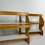 Duo d'étagères vaisselier de Charlotte Perriand