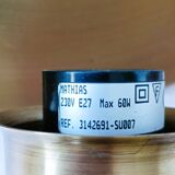 Chain suspension in storm lamp