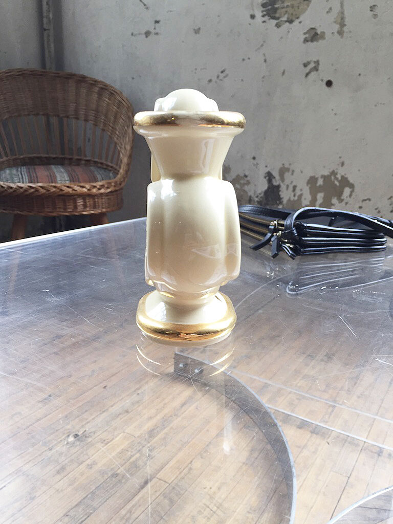 Former candlestick in white ceramic