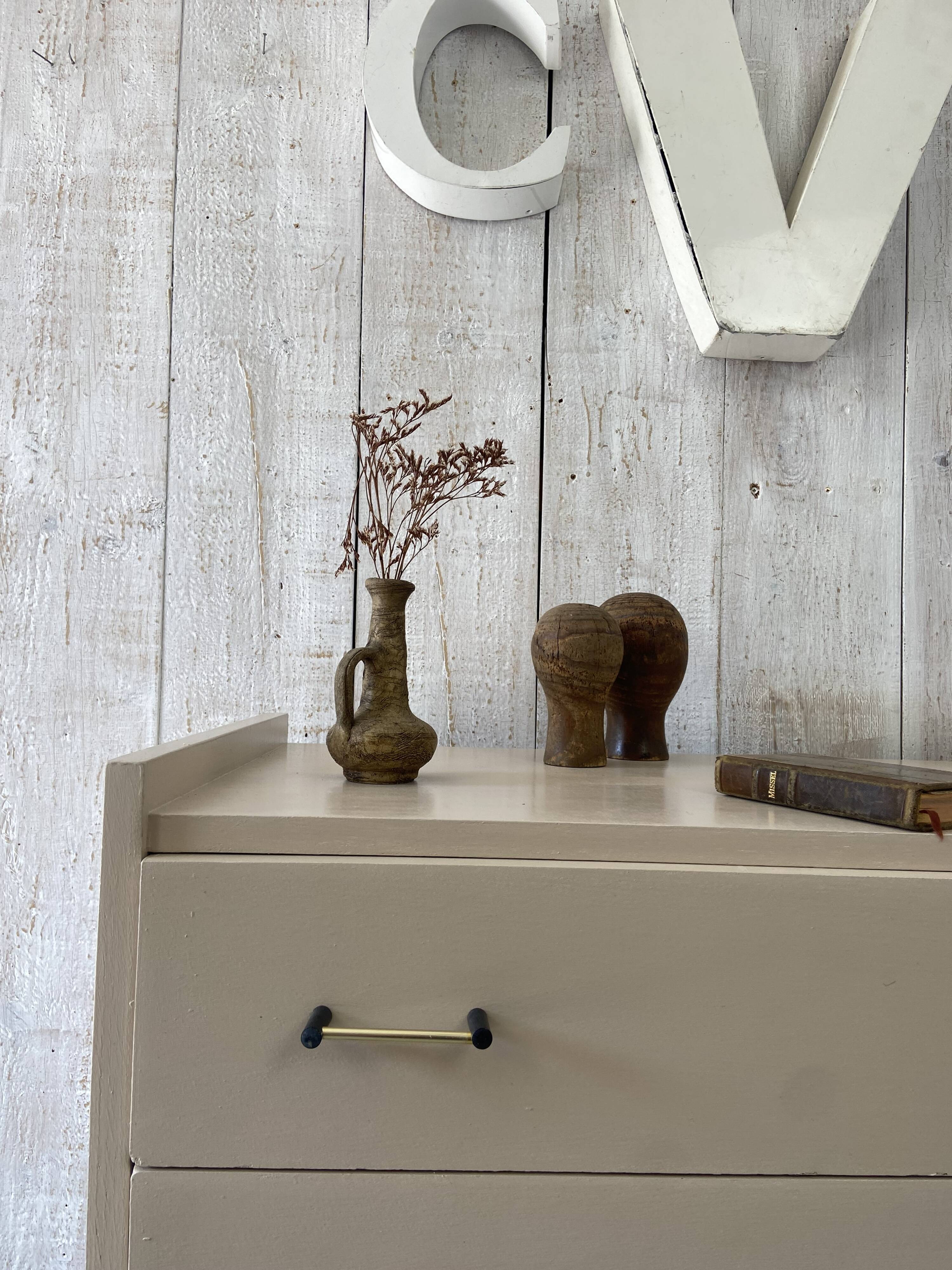 Vintage chest of drawers