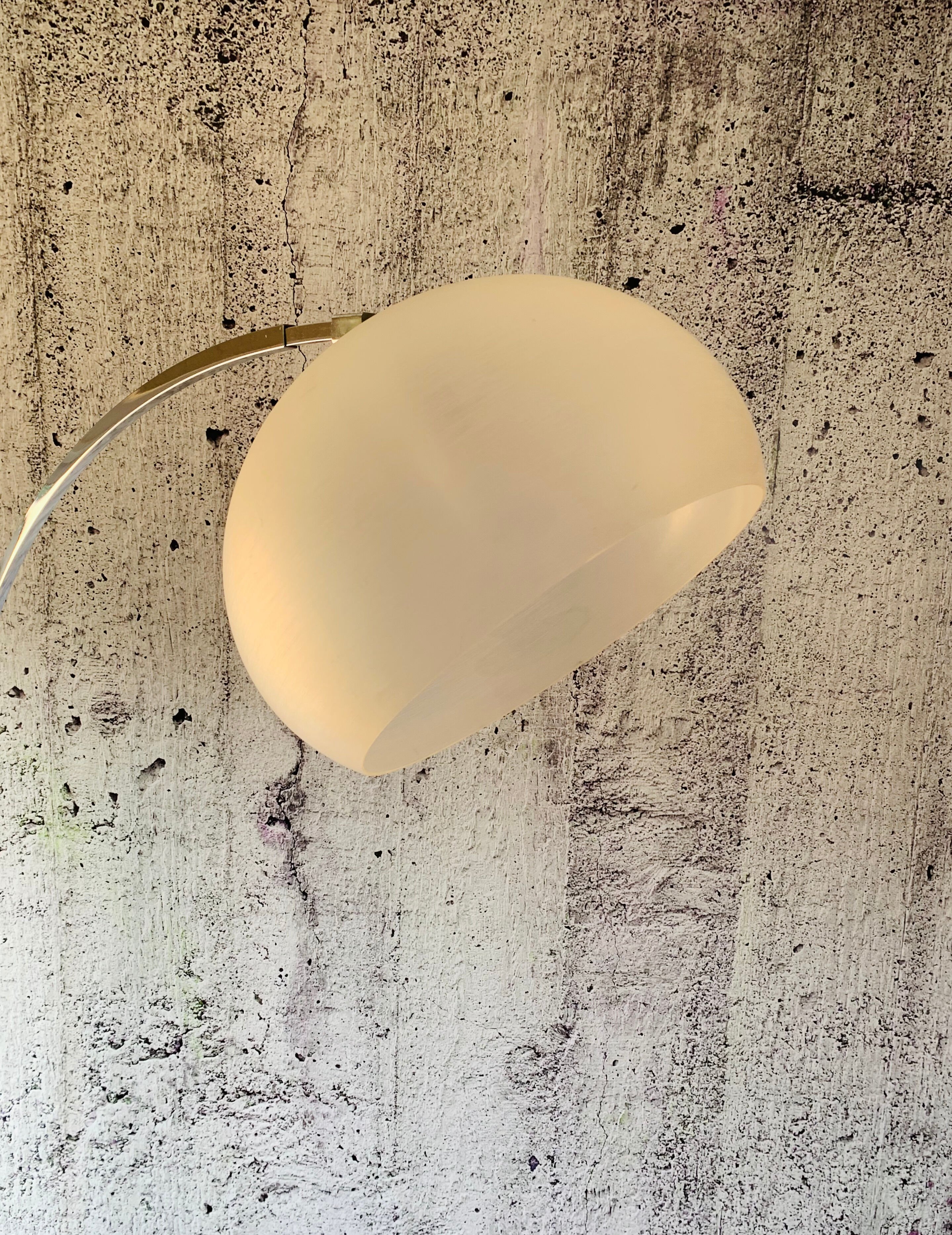 Marble foot lamppost Arc