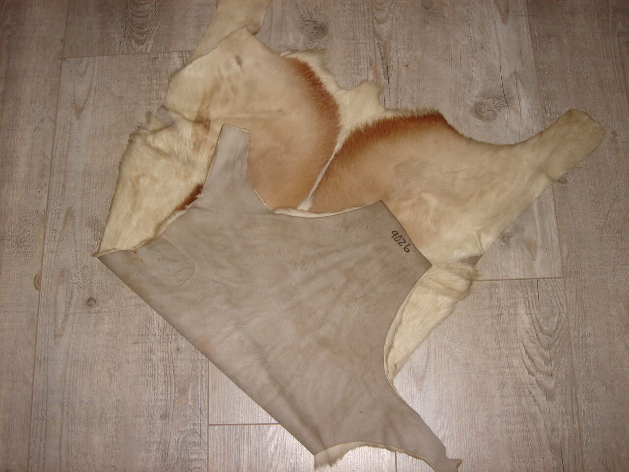 Beautiful descent of bed in skin of goat or impala  70x100cm