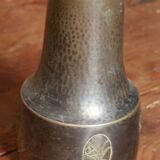 Ancien vase en métal