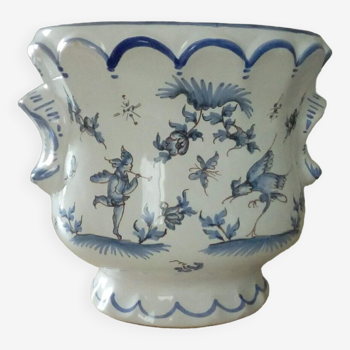 Cache pot en faience de moustiers