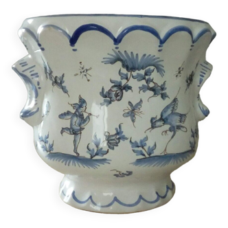 Cache pot en faience de moustiers