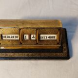 Art deco perpetual calendar
