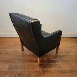 Vintage wingback chair 2431 with ottoman by Børge Mogensen for Fredericia