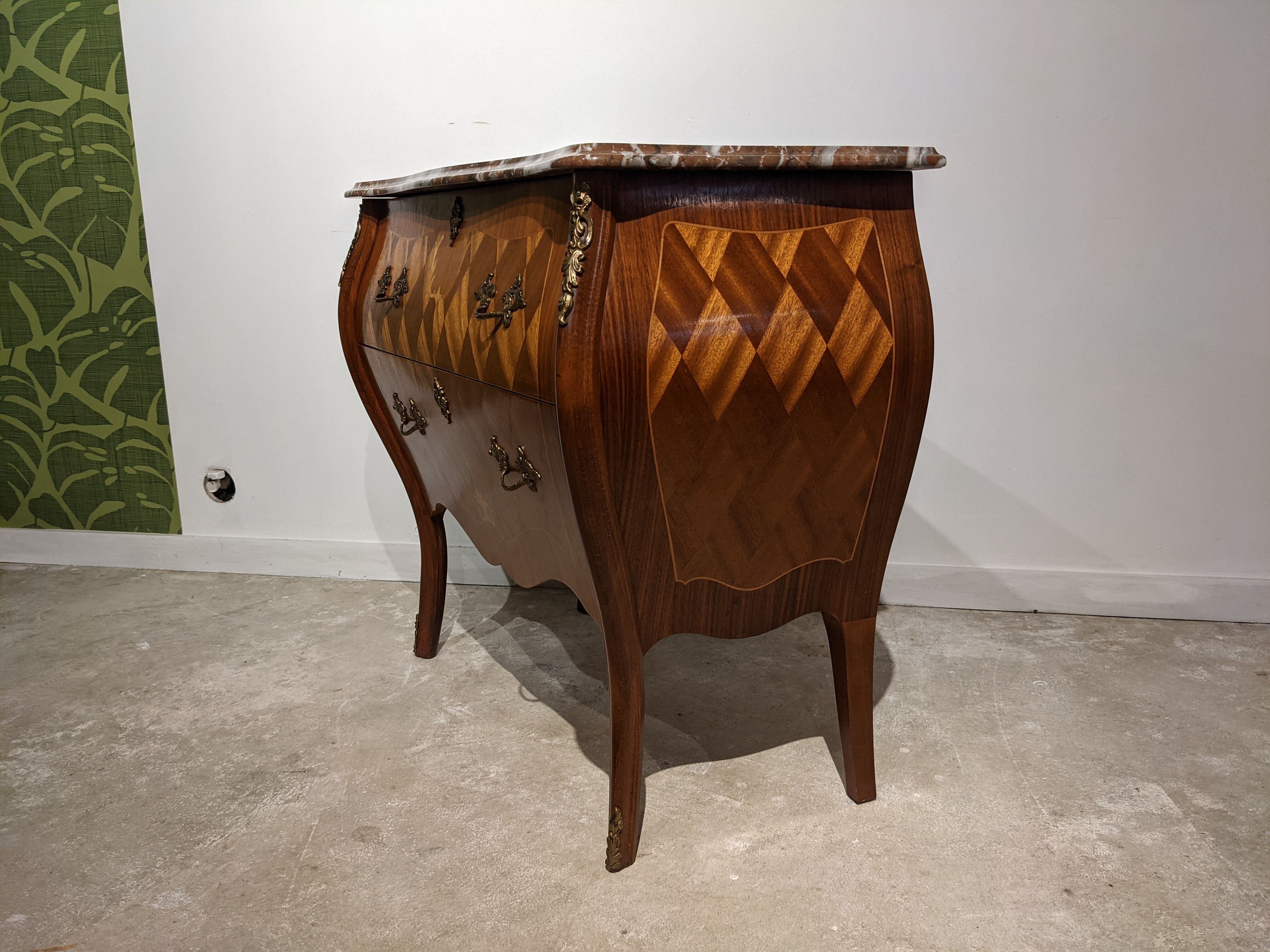 Commode tombeau de style Louis XV