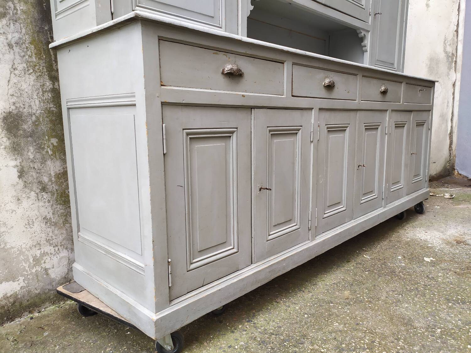 Gray patinated kitchen cabinet