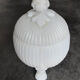 Bonbonnière in white opaline glass round tripodium shape
